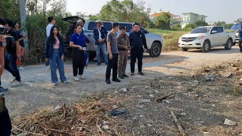 สยองชิ้นส่วนคนยัดใส่ถุงขยะดํา ทิ้งในบ่อร้างข้างทาง หาเบาะแสฆ่าหั่นศพ!