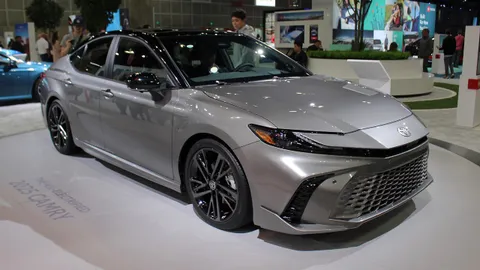  ส่องก่อนเปิดตัว Toyota New Camry Hybrid 2025 