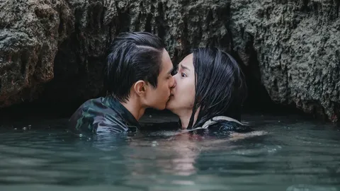 ขวัญฤทัย EP.8 หมอฉัตร รัก ขวัญฤทัย แบบถอนตัวไม่ขึ้น สถานการณ์เป็นใจจูบหวานฉ่ำ