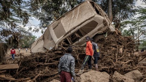 เคนยาอ่วม เขื่อนแตกน้ำทะลักท่วมเมือง ดับเพิ่มอีก 45 ศพ (คลิป)