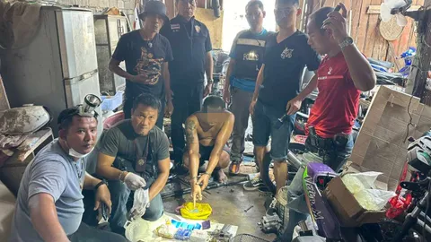 ตร.สระแก้ว จับ "กี้ วังน้ำเย็น" พ่อค้ายารายใหญ่คาบ้าน พร้อมของกลางอื้อ