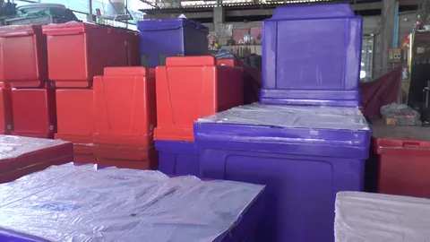 ร้านจำหน่ายอ่างน้ำพลาสติกและถังแช่โคราชขายดี คนซื้อไปเล่นน้ำหลังอากาศร้อนจัด