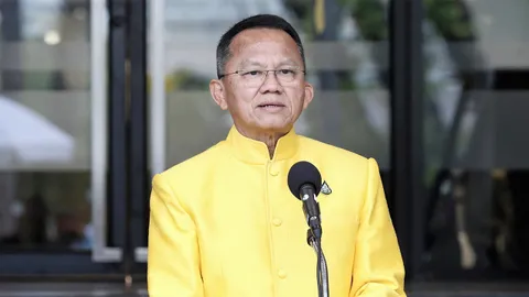 ขว้างงูยังไม่พ้นคอ