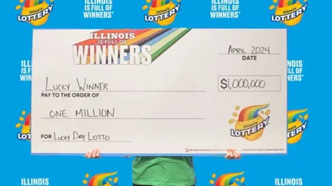 หญิงดวงเฮง เจอคนไม่รู้จักให้ลอตเตอรี่ สุดโชคดี ถูกแจ็กพอต 37 ล้าน