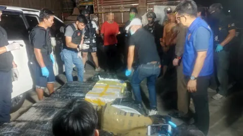 ทลายลอตใหญ่ 