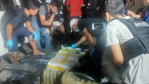 จับได้ 2 มือผลิตยาบ้า 5.5 ล้านเม็ด คาแท่นปั๊ม