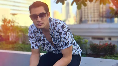 ดาราหนุ่มแจ้งจับแฟนคลับมโน แฉ บก.นิตยสารดัง จ่ายเงินแสนขอกินไส้อั่ว