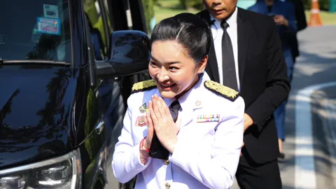 “สุดาวรรณ” ยัน ไม่นอยด์ ถูกย้ายไปนั่งกระทรวงวัฒนธรรม-ยังไม่ได้คุยกับพ่อ