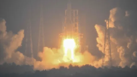 จีนเฮ ส่งยานฉางเอ๋อ 6 บุกสำรวจ ‘ด้านไกล’ ดวงจันทร์ ชาติแรกของโลก