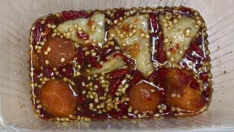 ไม่เคยเจอแบบนี้ หนุ่มตกใจปริมาณ "ยำหมูยอไข่แดงเค็ม" ราคา 189 บาท