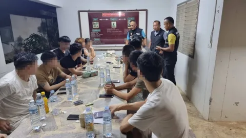 รวบ 14 หนุ่มสาวชาวจีน หนีสงครามจากเมียวดี ย้ายฐานไปทำงานปอยเปต