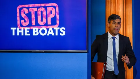 อังกฤษส่งผู้ลี้ภัยไปรวันดา