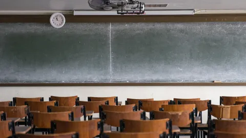 ทำนายฝันว่าไปโรงเรียนเก่า เป็นฝันดีหรือไม่ สื่อถึงเรื่องใดได้บ้าง