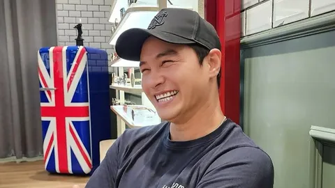 หัวใจเป็นสีชมพู "ปีเตอร์ คอร์ป" โพสต์แชตตอบโต้กับแฟนสาวตามประสาคน "คลั่งรัก"