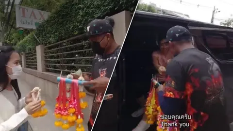 คนฮือฮา "บัวขาว" นักมวยไทยชื่อดัง โชว์สกิลขายพวงมาลัยครั้งแรกตามสี่แยกไฟแดง (คลิป)