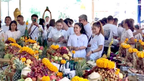 "ฮาย อาภาพร" ร่วมพิธีไหว้ครูใหญ่ วัดไม้รวก กระซิบแนว "เลขเด็ด" บอกขอให้รวย