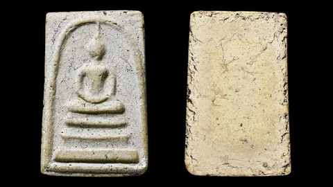 สมเด็จวัดระฆังพิมพ์ใหญ่ "องค์อธิบดี" ในตำนาน 1 ใน 10 "องค์ครู" ของแผ่นดิน