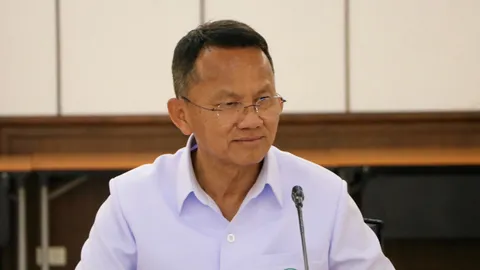 “สมศักดิ์” กําราบยาบ้า ค้าแค่เม็ดเดียวก็ยึดทรัพย์ แฉปม “กฤษฎา” ชิงไขก๊อก