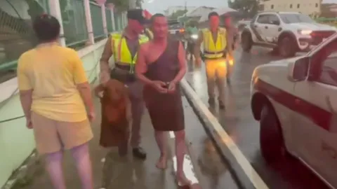 หลวงพี่เมายาบ้า เบี้ยวค่าน้ำมัน ซิ่งรถหนีชนจยย.ตำรวจ ก่อนถูกรวบได้ (คลิป)