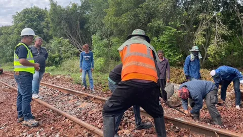 รถไฟกาญจนบุรีสายธนบุรี-น้ำตก จะเปิดวิ่งได้ช่วงเที่ยง หลังโดนน้ำท่วมราง