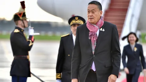 นายกฯ  ถึง "ฝรั่งเศส" โชว์ ผ้าพันคอ "เพ็ชรราชวัตร" อวดสายตาชาวโลก