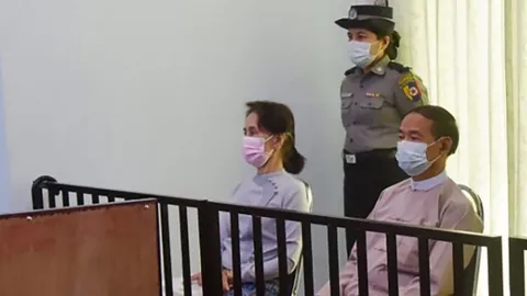 เผย ‘ซูจี’ เพิ่งถูกย้ายจากเรือนจำ ไปกักกันตัวในบ้าน ที่ค่ายทหาร