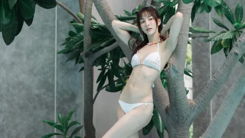 สวยโสดแซ่บ นางเอกดังเปิดโหมดเซ็กซี่ อวดหุ่นสุดปังในชุดบิกินีสีขาว