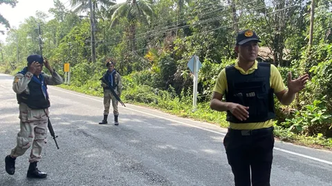 โจรใต้วางระเบิด อส.ชุด รปภ.ครู 2 อำเภอ จ.นราธิวาส เจ็บ 12 นาย ตาย 1