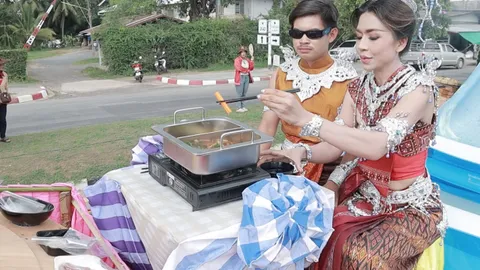 งานบุญบั้งไฟอาจสามารถ ขบวนแห่ยิ่งใหญ่ ผาแดงนางไอ่นั่งกินชาบูคู่วิถีชีวิตชาวบ้าน