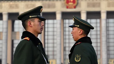 ช็อก มือมีดบุกแทงคนในโรงเรียนประถมจีน ดับ 2 ศพ บาดเจ็บนับสิบ