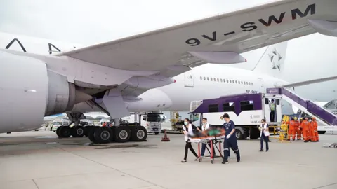 สิงคโปร์แอร์ไลน์ ตกหลุมอากาศ สรุปบาดเจ็บ 104 อยู่ ICU สมิติเวช 20 คน 