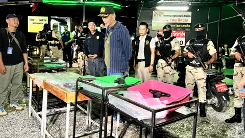 "ชาดา" นำทีมทลายผับเถื่อนพัทยา ผงะ ฉี่ม่วง 219 คน ยาตกเกลื่อนพื้น (คลิป)