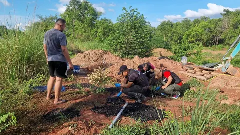 ฝรั่งฆ่าเพื่อน รับโดน "รีดไถ" มีเมียไทยทั้งคู่ สุดทน-ปืนยิง ลากศพไปเผา