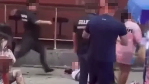 "พัทยาดุ" การ์ดโหด รุมยำ 2 นทท.เบี้ยวบิล สลบเหมือดหน้าบาร์เบียร์ (คลิป)