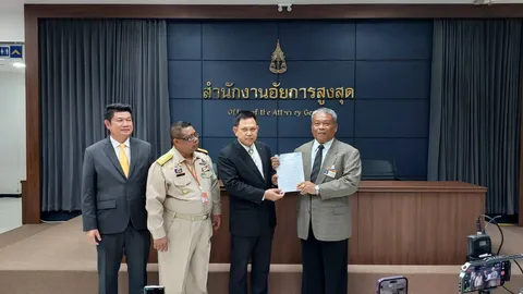 "วัชระ" ยื่น อสส.ยึดคำสั่งฟ้อง "ทักษิณ" ผิด ม.112 ยก 4 คดี แคลงใจคนไทย