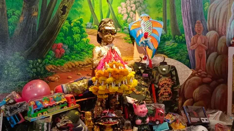 คอหวยจุดธูปเสี่ยงทาย "กุมารไอ้ไข่เหนือ" ยิ้มได้เลขเด็ดงวด 1/6/67