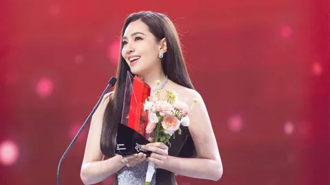 “สปีชแห่งปี” เกิดขึ้นแล้ว หลัง “เบลล่า” กล่าวบนเวทีคมชัดลึกอวอร์ดที่ยาวและเต็มไปด้วยพลัง