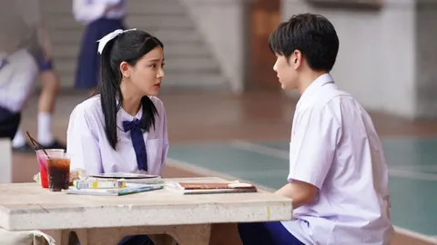 CLUB FRIDAY THE SERIES เรื่องรักวัยใส ตอนจบ สกาย คิดหนัก ต้องเลือกเส้นทางชีวิต