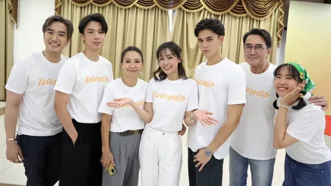 "เทศน์-อุ้ม-จ็อบ" นำทีม "ใจพิสุทธิ์" ร่วมจิตอาสาสอนภาษาอังกฤษ