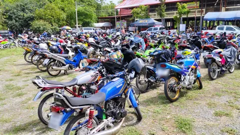 ตร.สุพรรณฯ สกัดจับแว้นสายบุญ แต่งซิ่งไม่ติดป้ายทะเบียน อ้างกลัวปลิวโดนรถชาวบ้าน