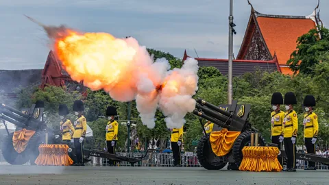 3 เหล่าทัพ บก เรือ อากาศ ยิงสลุตหลวงเฉลิมพระเกียรติ “สมเด็จพระนางเจ้าฯ พระบรมราชินี”