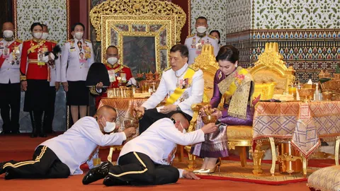 ในหลวง พระราชินี ทรงบำเพ็ญพระราชกุศลเฉลิมพระชนมพรรษา