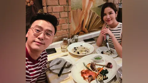 "อ๊อฟ ชัยนนท์" โพสต์ภาพเสื้อคู่ลายขวางเหมือนกันกับแฟนสาว "เบญ เรวิญานันท์"