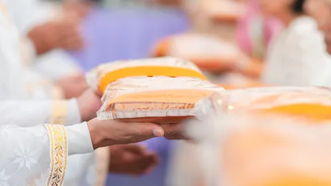 "ฤกษ์บวช ฤกษ์สึก 2567" เช็กฤกษ์ดี เตรียมตัวบวชทดแทนพระคุณพ่อแม่