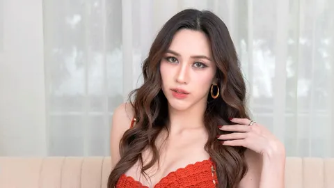 เซ็กซี่แบบฉ่ำ "พลอย-รัญดภา" บ่าวสุดแซ่บ ในละคร "รอยรักรอยบาป"