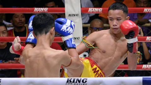 วันนี้เป็นรายการศึกมวยไทย พันธมิตร รักภูหลวงเหลี่ยมดีกว่าจะชนะเสือภูมิท้ายๆ