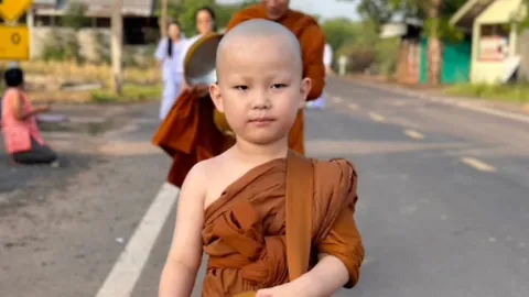 สามเณรใบบุญ ขอบวชต่อ แม่นิดบอก สึกไปเรียนเดือนสิงหาฯ