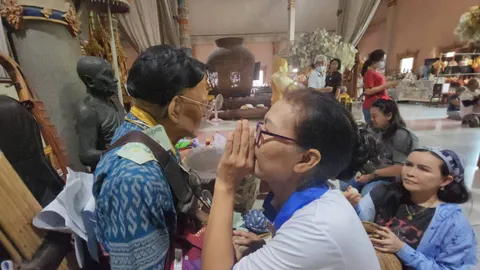 ส่องอ่างน้ำมนต์ "ตาทอง" เจอเลขเด็ด 16/6/67 แผงลอตเตอรี่แนะ เลขกำลังวันอาทิตย์