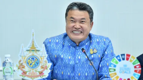 ปลัด มท. นำประชุมเดินหน้าพัฒนาต่อยอดบึงสีไฟ จ.พิจิตร