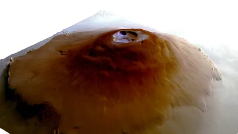 นักวิทยาศาสตร์ สวิตเซอร์แลนด์ ตรวจพบน้ำค้างแข็งบนยอดภูเขาไฟดาวอังคาร